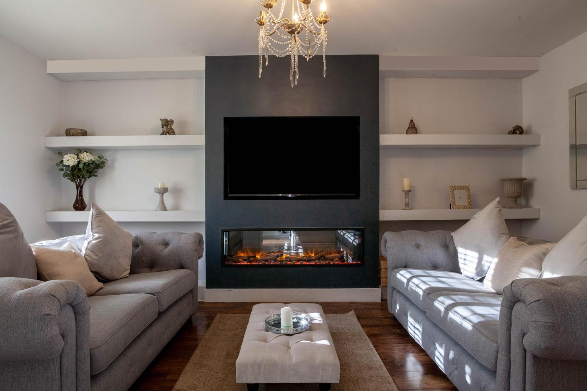 Modern 3 Bedroom House With Parking Bath Kültér fotó